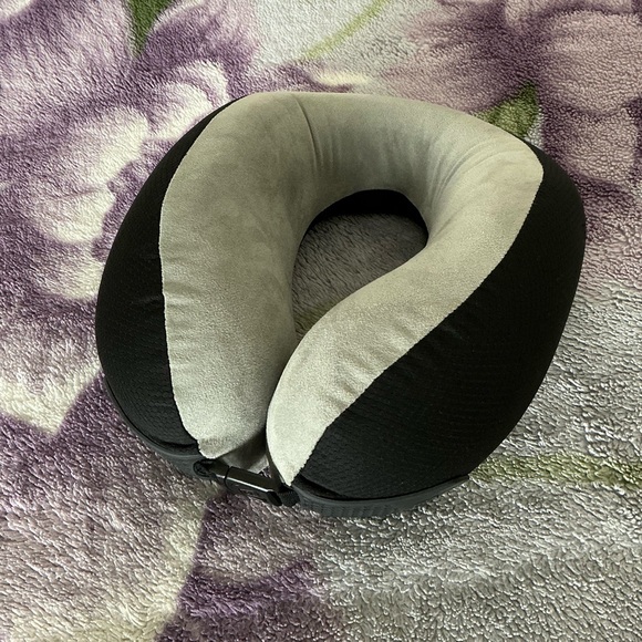 Go Travel American Dreamer Neck Pillow - Picture 5 of 11